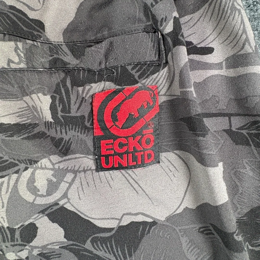 Ecko Unltd Sweats Shorts Mens M Camo Floral Print‎ Urban Fashion Athletic Wear
